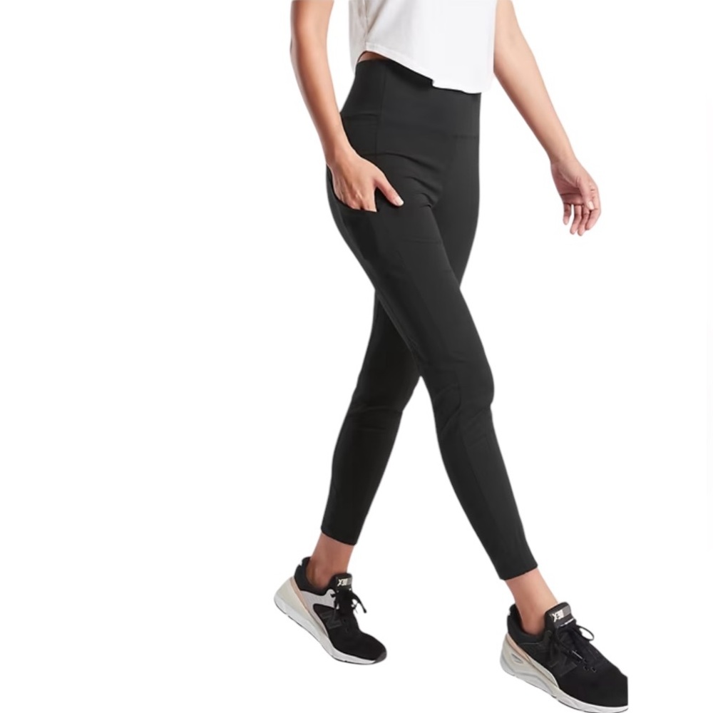 Athleta Trekkie Hybrid Crop Tight Black, size 14